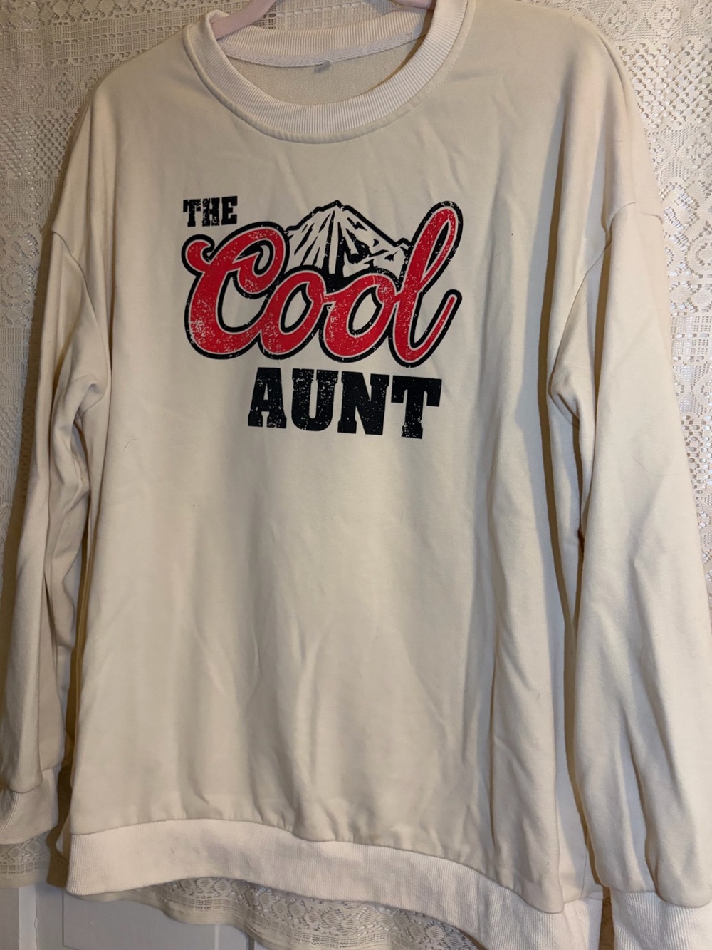 cool aunt crew neck 🤙🏻